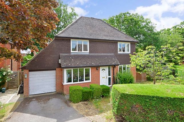 Napper Place, Cranleigh 4 bed detached house for sale
