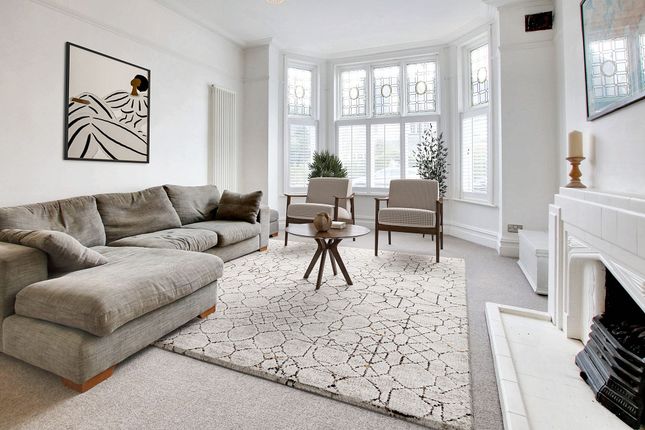 6 bedroom semi-detached house for sale