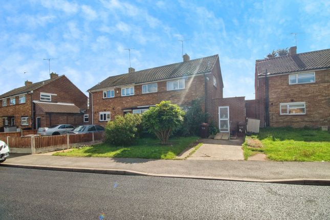 Woodburn Close, Benfleet SS7 3 bed semi