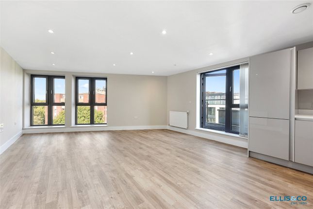 Nether Street, London, N3 2 bed apartment for sale