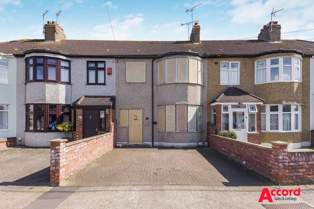 Cross Road, Mawneys, RM7 3 bed terraced house for sale