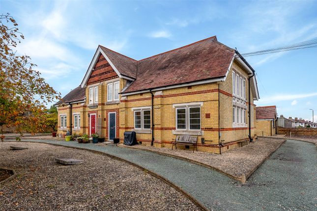 Starts Hill Road, Farnborough, Kent, BR6 2 bed apartment for sale