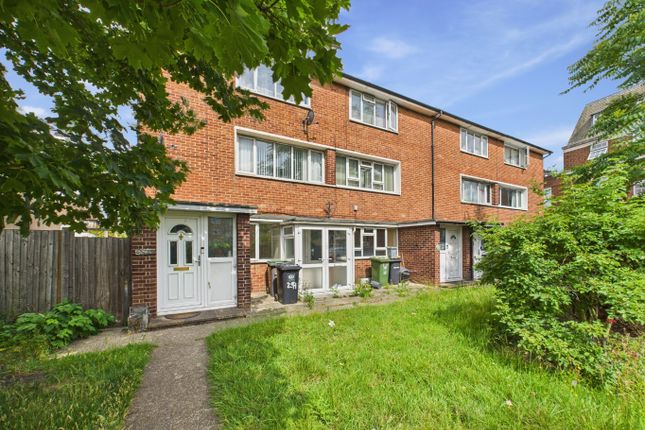2 bedroom ground floor flat for sale