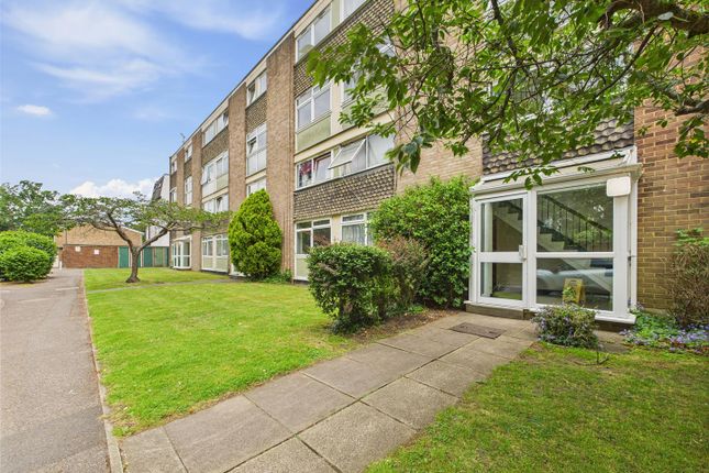 2 bedroom maisonette for sale