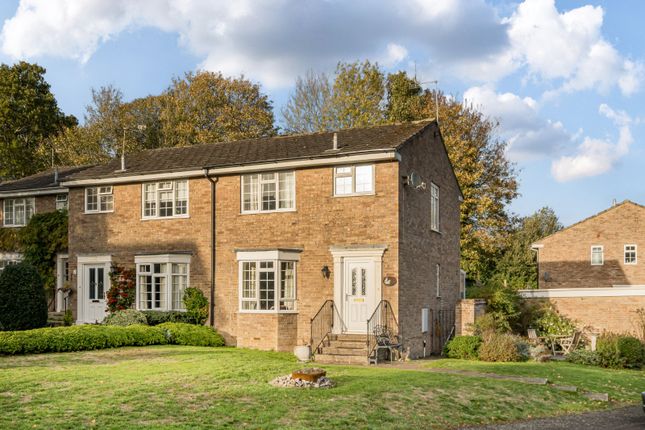 Cavendish Grove, Winchester... 3 bed semi