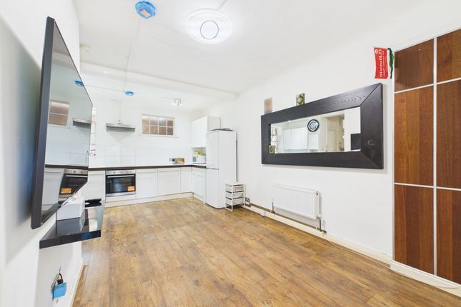 2 bed flat