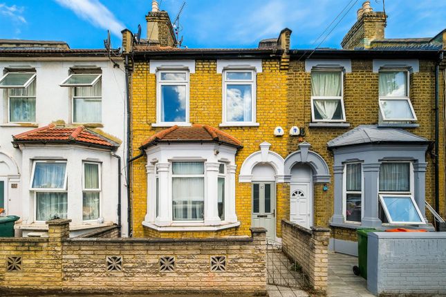 Latimer Avenue, London 3 bed house for sale