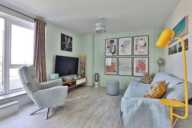2 bed flat