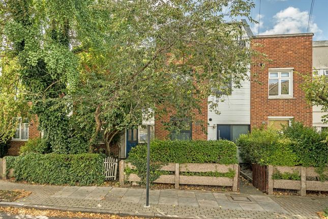 Rossiter Road, London SW12 3 bed house for sale