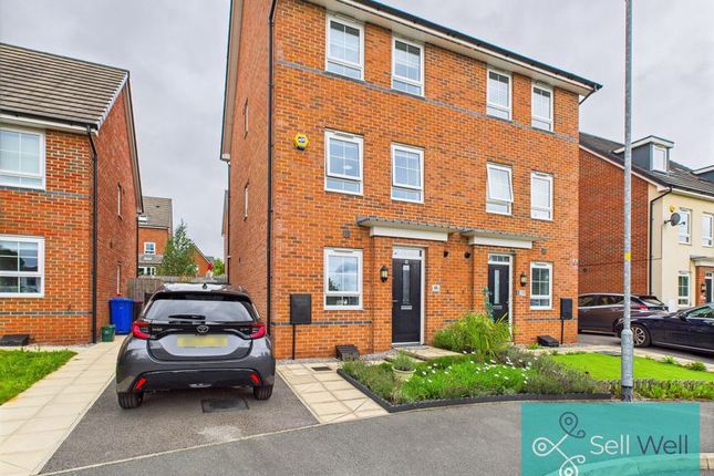 Whitewood Road, Manchester M28 4 bed semi