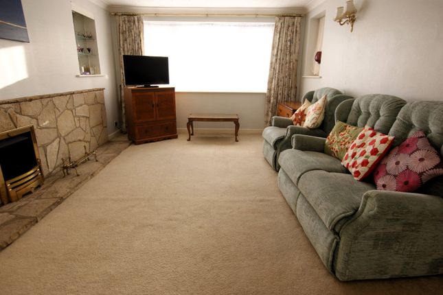 4 bed detached house