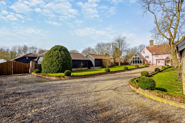 6 bed detached house