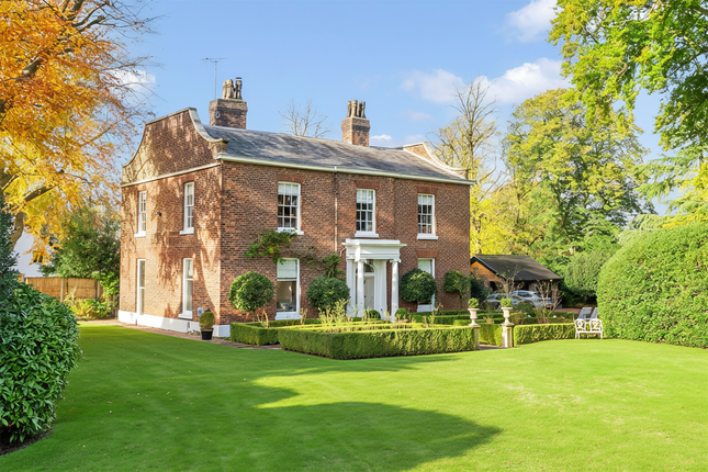 6 bed detached house