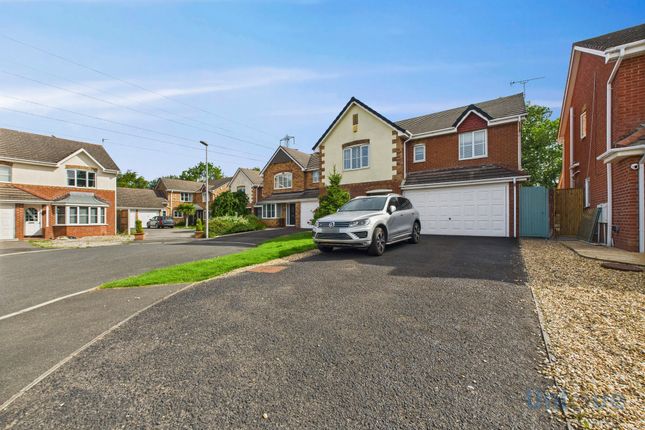 5 bed detached house