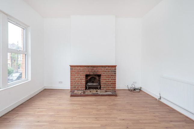Selsdon Road, London, SE27 2 bed apartment for sale