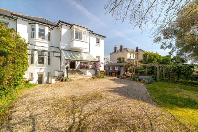 5 bedroom semi-detached house for sale