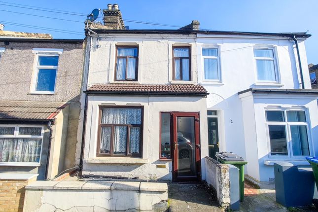 Kentmere Road, Plumstead, SE18 2 bed terraced house for sale