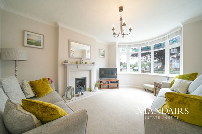 4 bed detached house