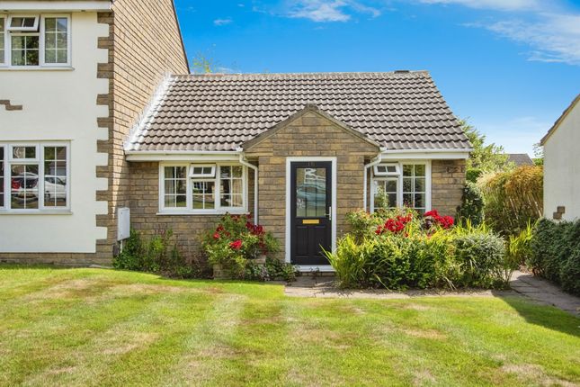 2 bedroom semi-detached bungalow for sale