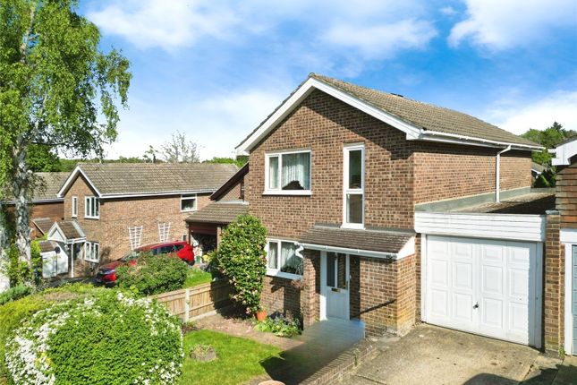 Sylvanus, Berkshire RG12 4 bed link detached house for sale