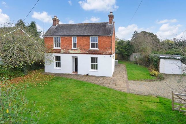 Alfold Bars, Loxwood, RH14 3 bed detached house for sale