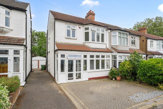 Morton Gardens, Wallington SM6 3 bed semi