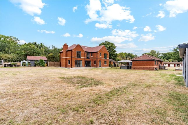 Priory Road, Bicknacre, Essex, CM3 5 bed detached house for sale