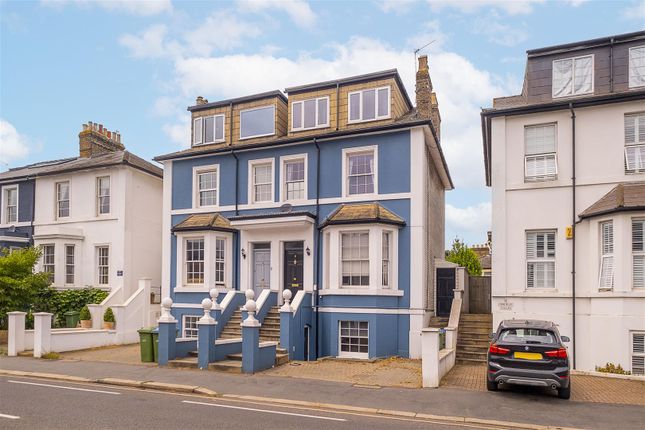 5 bedroom semi-detached house for sale