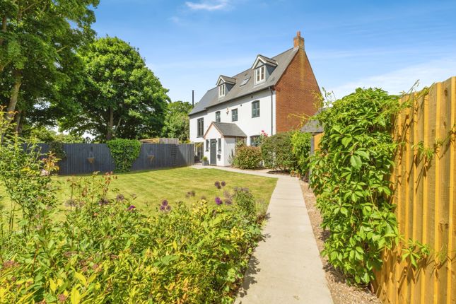 6 bedroom detached house for sale