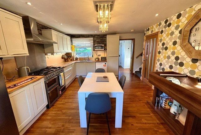 4 bed semi-detached house