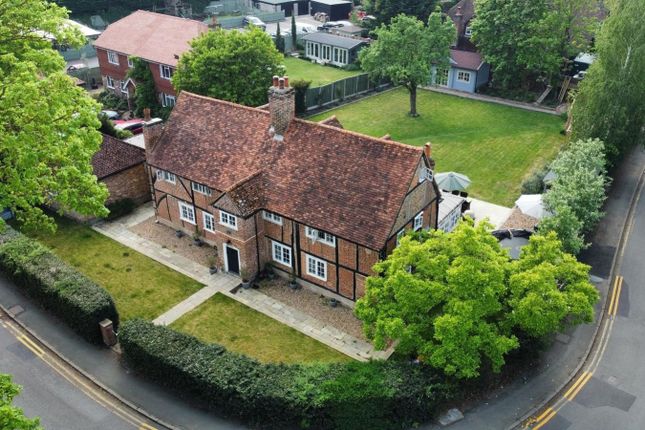 Village Road, Egham, Surrey, TW20 5 bed detached house for sale