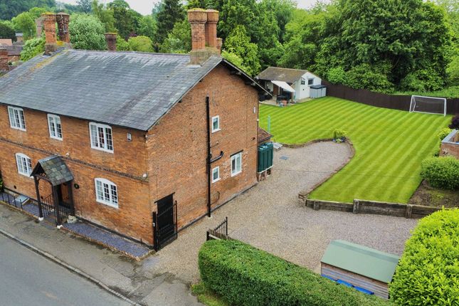 5 bedroom country house for sale