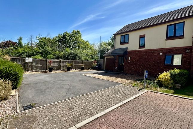 Nightingale Close, Torquay, TQ2 7ST 3 bed semi