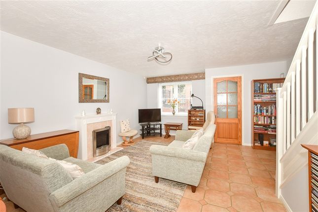 Bridge Farm Road, Uckfield, East Sussex 3 bed semi