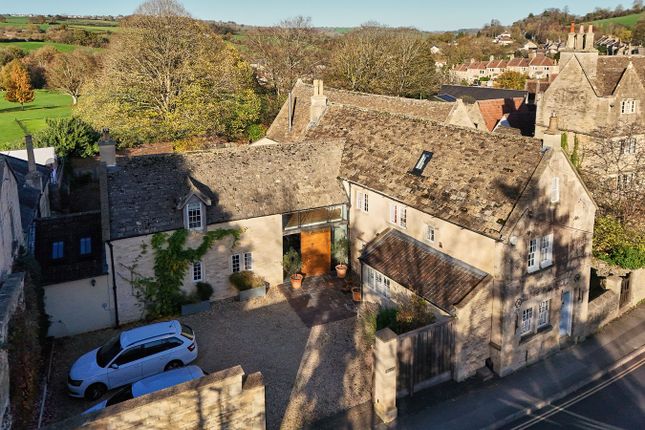 4 bedroom link detached house for sale