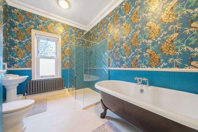 5 bedroom semi-detached house for sale