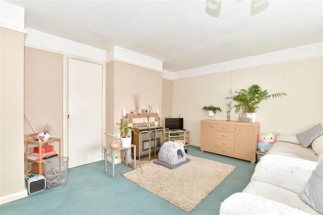 2 bed maisonette