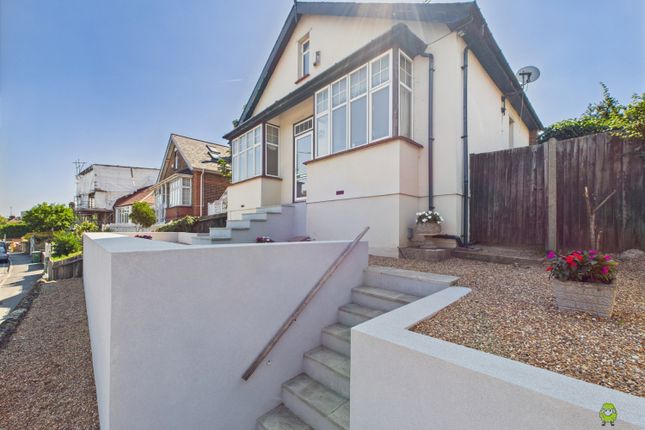 Lower Road, Belvedere, Kent, DA17 3 bed detached bungalow for sale