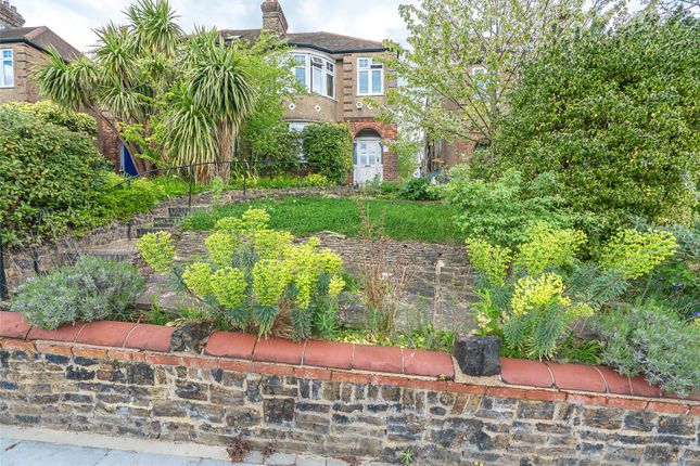 Wroxham Gardens, London, N11 3 bed semi