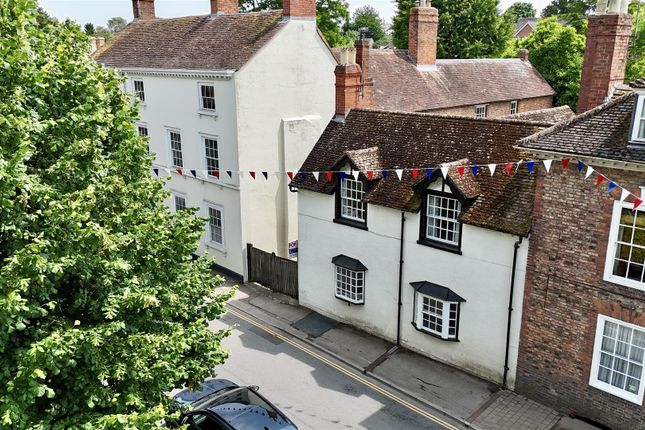 33 Church Street, Newent GL18 4 bed cottage for sale