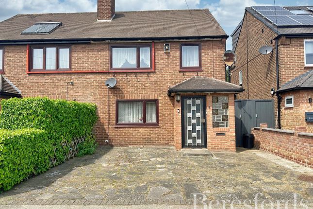 Easedale Drive, Hornchurch, RM12 3 bed semi