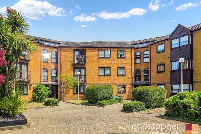 Westgate Court, Waltham Cross... 1 bed flat for sale