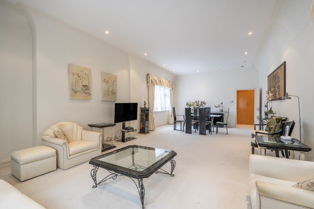 Avenue Close, Avenue Road, London, NW8 3 bed apartment for sale