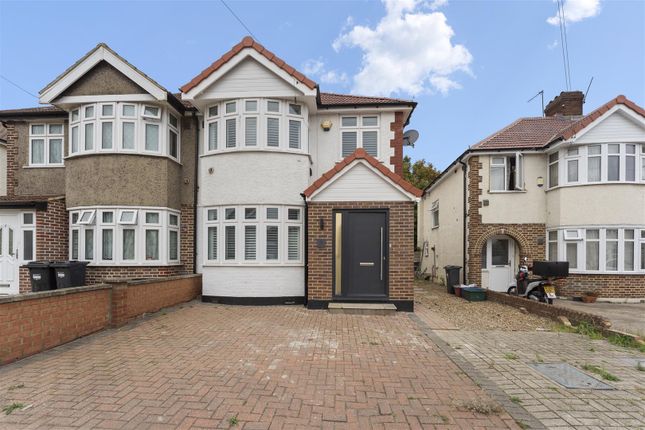 Willow Gardens, Hounslow TW3 3 bed semi