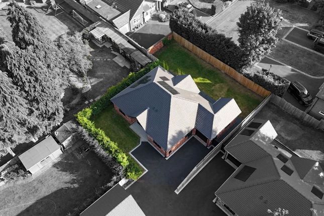 Old Penkridge Road, Cannock WS11 3 bed detached bungalow for sale