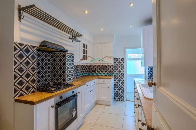 Knox Road, Wellingborough NN8 1QB 3 bed terraced house for sale