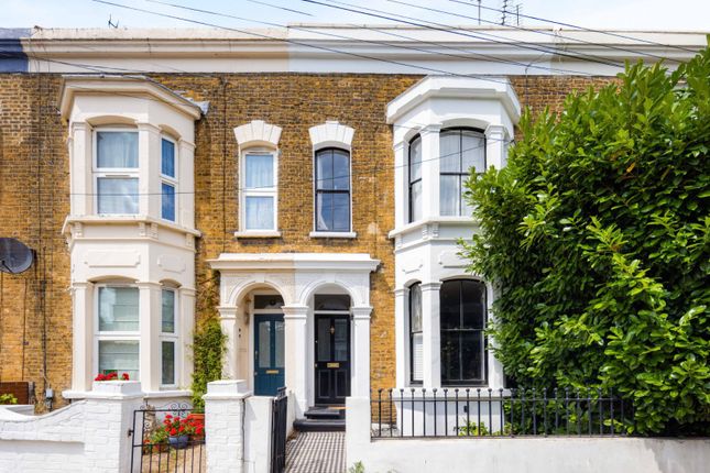 Elderfield Road, Homerton, London, E5 3 bed terraced house for sale