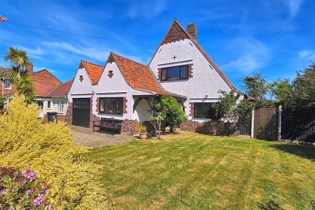 Lynn Grove, Gorleston 2 bed detached house for sale