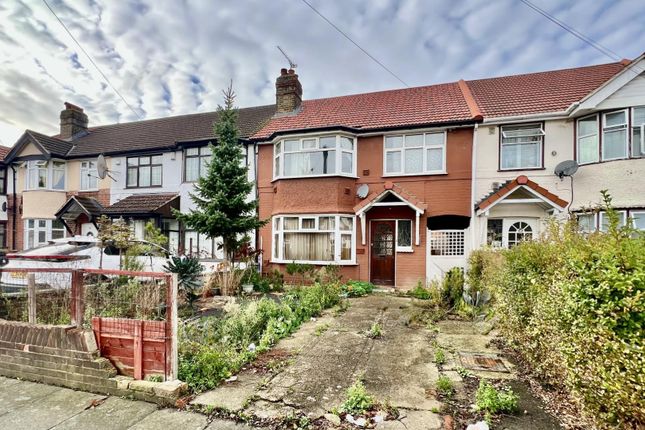 Ash Grove, Heston TW5 3 bed terraced house for sale