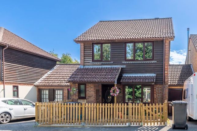 Oakwood Drive, Uckfield 4 bed link detached house for sale
